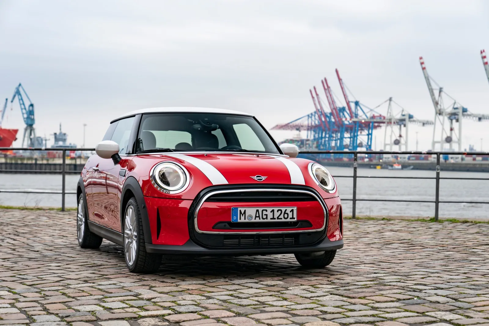 … Mini Cooper Automatik mit 136 Benziner-PS auf Platz sechs verursacht in drei Jahren dagegen insgesamt 1.105 Euro Wartungskosten.
